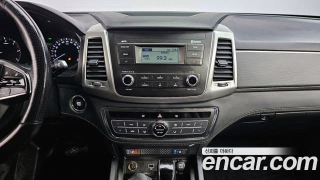 2018 SsangYong 렉스턴 스포츠 — миниатюра 10