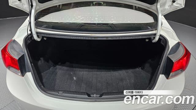 2011 Hyundai (Хёндэ) Avante MD — миниатюра 9