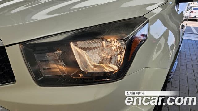 2015 SsangYong 코란도 스포츠 — миниатюра 7