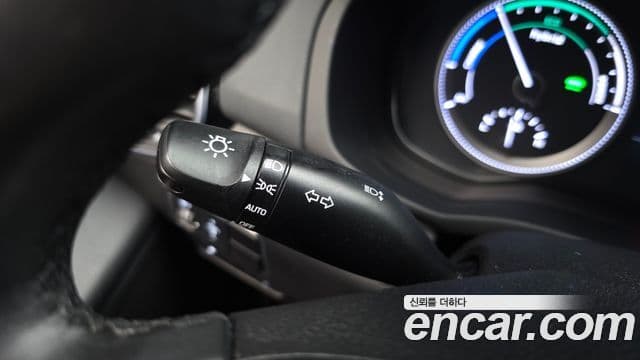 2018 Hyundai (Хёндэ) Grandeur IG Hybrid — миниатюра 9