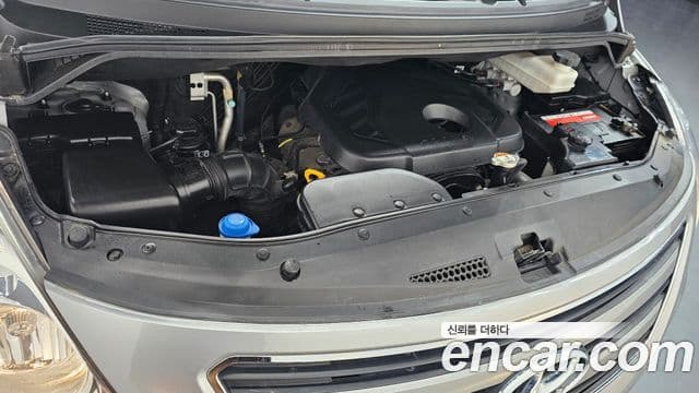 2016 Hyundai (Хёндэ) Grand Starex — миниатюра 4