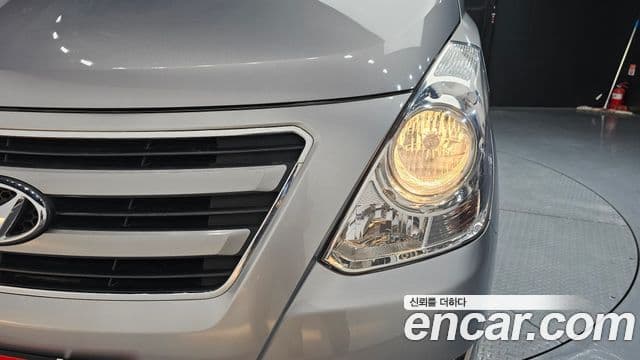 2016 Hyundai (Хёндэ) Grand Starex — миниатюра 6
