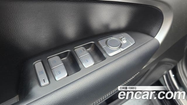 2021 Genesis The New G70 — миниатюра 9