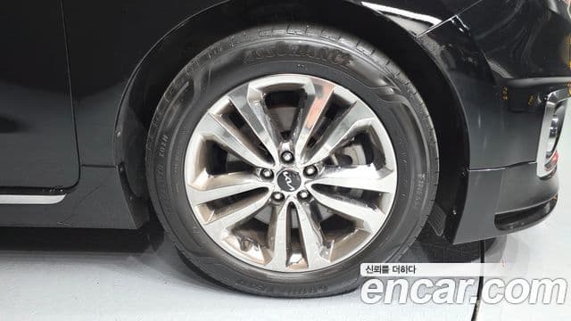 2017 Kia (Киа) All New Carnival — миниатюра 5
