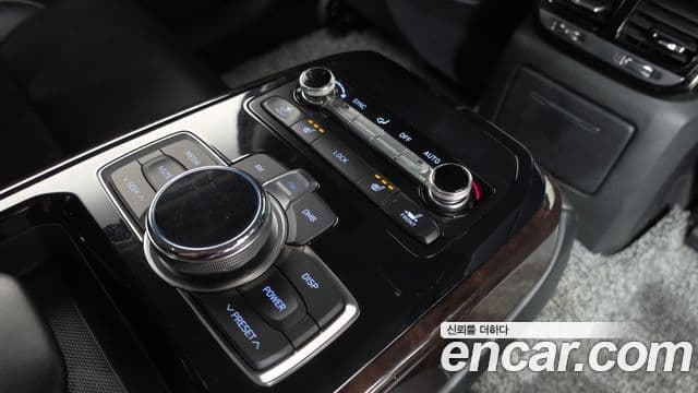 2016 Genesis EQ900 — миниатюра 4