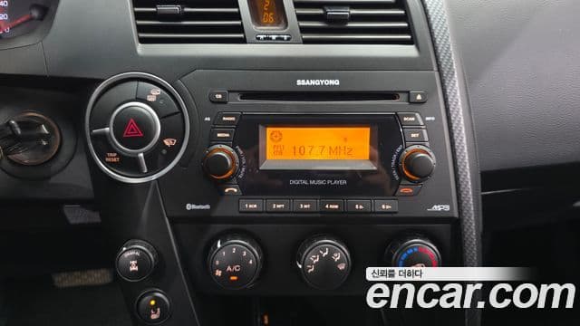 2015 SsangYong 코란도 스포츠 — миниатюра 8