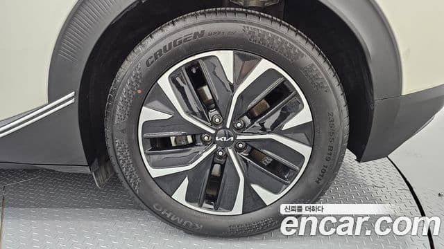 2023 Kia (Киа) EV6 — миниатюра 8