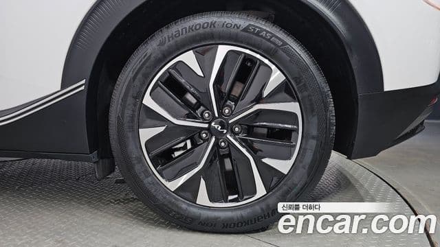2024 Kia (Киа) EV6 — миниатюра 6