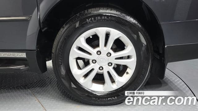2016 SsangYong 코란도 스포츠 — миниатюра 5