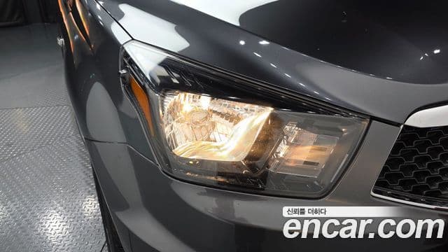 2016 SsangYong 코란도 스포츠 — миниатюра 9
