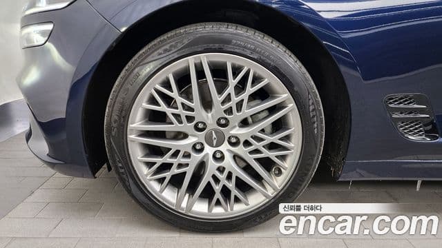 2021 Genesis The New G70 — миниатюра 7