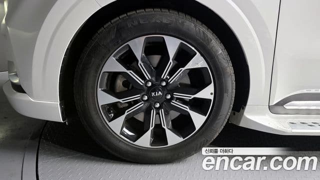 2021 Kia (Киа) Carnival 4th Gen — миниатюра 4
