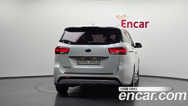 2017 Kia (Киа) All New Carnival — миниатюра 9
