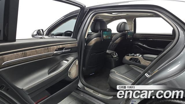 2020 Genesis G90 — миниатюра 10