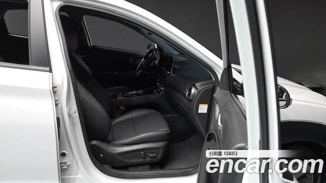 2020 Hyundai (Хёндэ) Kona Electric — миниатюра 7