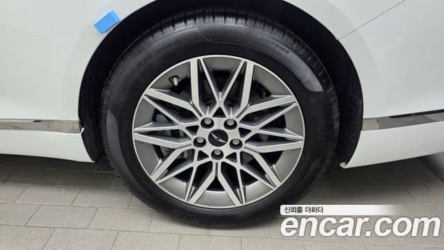 2024 Genesis G80 (RG3) — миниатюра 2