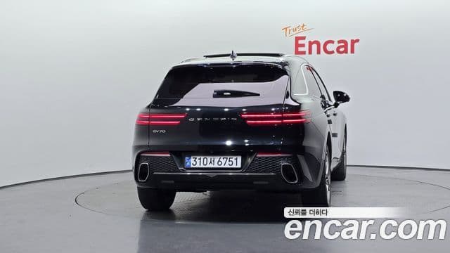 2022 Genesis GV70 — миниатюра 2