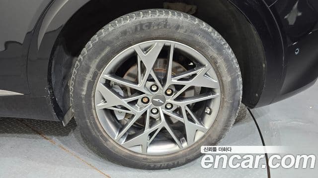 2022 Genesis GV70 — миниатюра 7