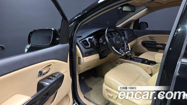 2017 Kia (Киа) All New Carnival — миниатюра 3