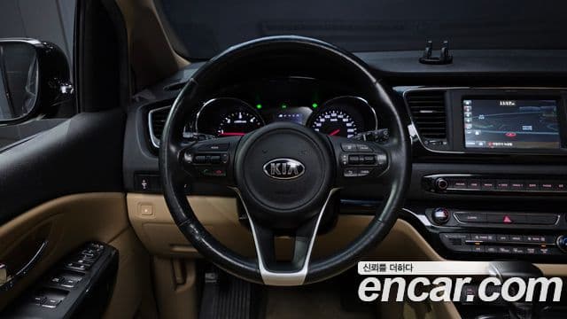 2017 Kia (Киа) All New Carnival — миниатюра 10