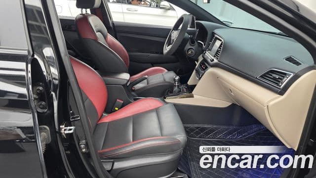 2017 Hyundai (Хёндэ) Avante AD