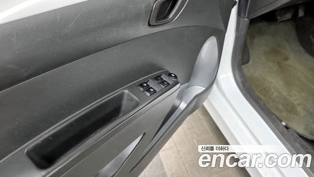 2013 Chevrolet Spark — миниатюра 10