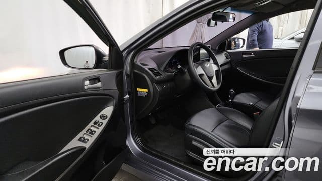 2015 Hyundai (Хёндэ) 엑센트(신형) — миниатюра 8
