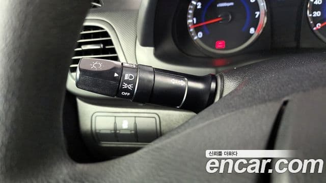 2015 Hyundai (Хёндэ) 엑센트(신형) — миниатюра 9