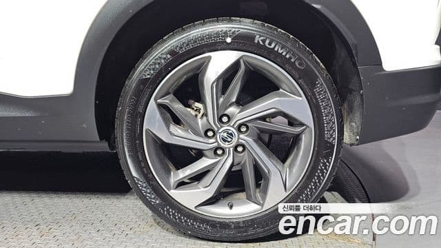 2020 SsangYong 뷰티풀 코란도 — миниатюра 3
