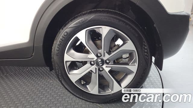 2019 Kia (Киа) 스토닉 — миниатюра 3