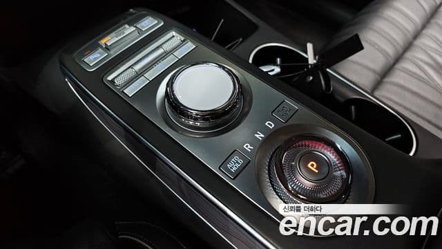 2023 Genesis GV70 — миниатюра 5