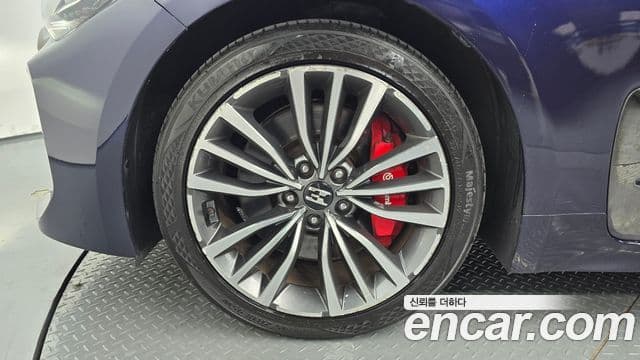 2018 Kia (Киа) 스팅어 — миниатюра 8