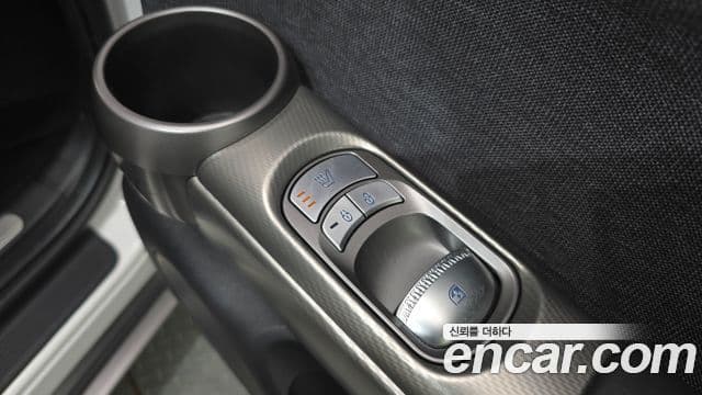 2021 Genesis GV60 — миниатюра 7
