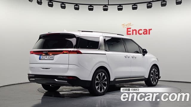 2023 Kia (Киа) Carnival 4th Gen — миниатюра 3