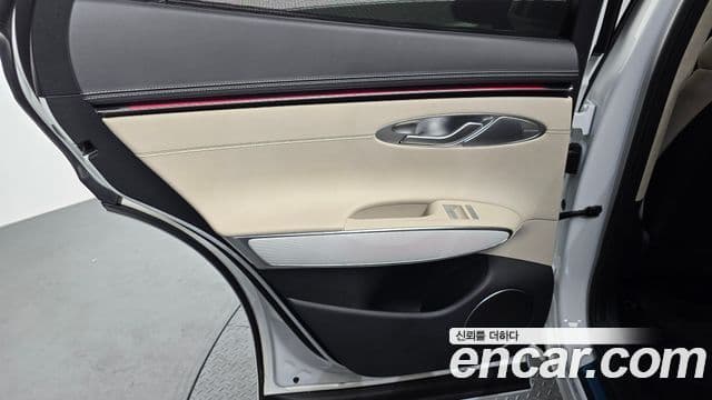 2025 Genesis GV70 — миниатюра 7