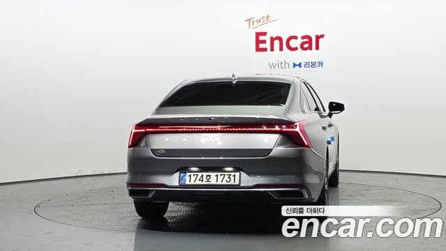 2022 Kia (Киа) K8