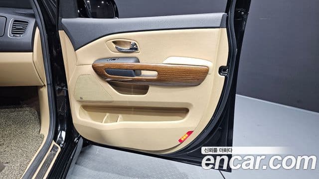 2016 Kia (Киа) All New Carnival — миниатюра 8