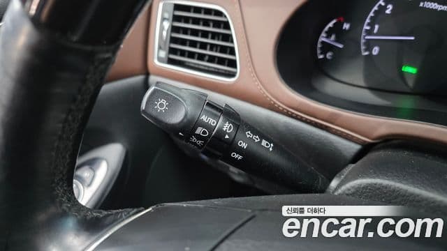 2011 Hyundai (Хёндэ) Genesis — миниатюра 8
