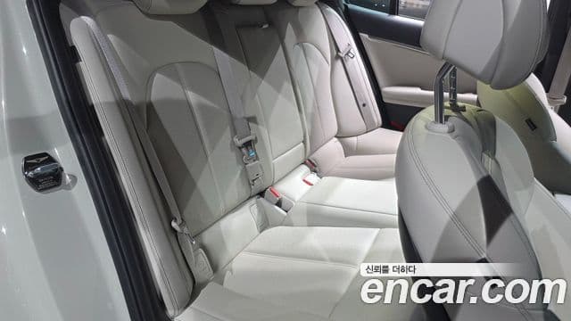 2024 Genesis The New G70 슈팅브Ray크 — миниатюра 10