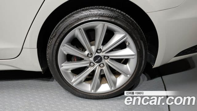 2024 Genesis The New G70 슈팅브Ray크 — миниатюра 7