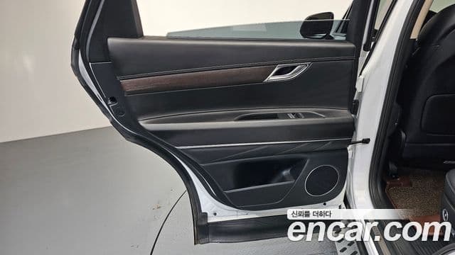 2021 Genesis GV80 — миниатюра 3