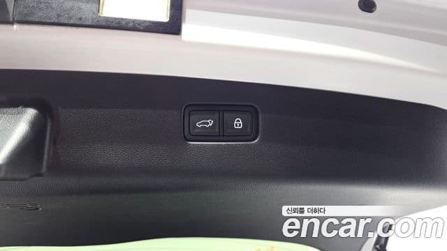 2021 Genesis GV70 — миниатюра 10