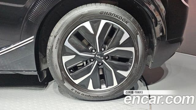 2023 Kia (Киа) EV6 — миниатюра 4