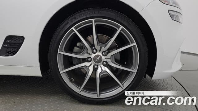 2020 Genesis The New G70