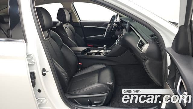 2020 Genesis The New G70 — миниатюра 10