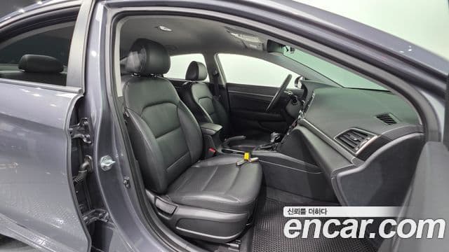 2017 Hyundai (Хёндэ) Avante AD