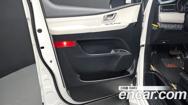 2019 Hyundai (Хёндэ) The New Grand Starex — миниатюра 5