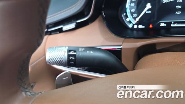 2022 Genesis GV70 — миниатюра 5