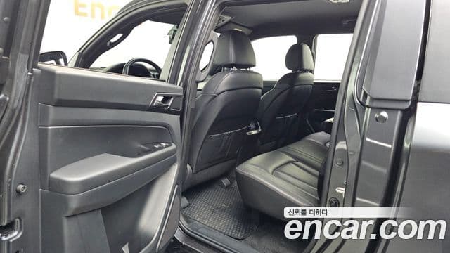 2022 SsangYong The New 렉스턴 스포츠 칸 — миниатюра 10