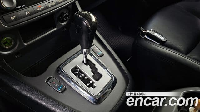 2017 SsangYong 코란도 투리스모 — миниатюра 8